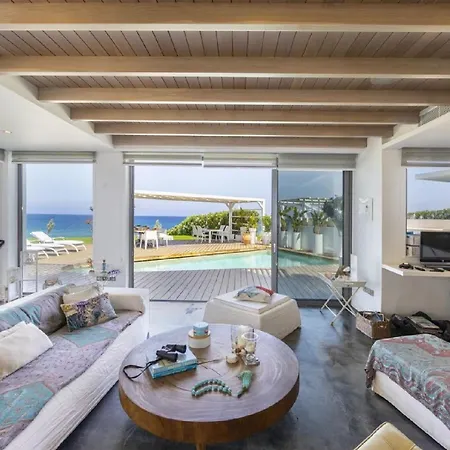 Lovely Panoramic Sea Views